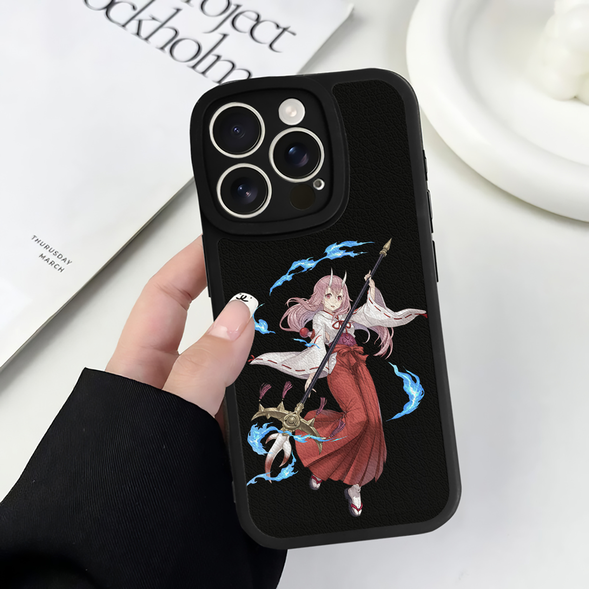 （画像用） 転スラ Regarding Reincarnated to Slime 【iPhone 16シリーズ対応】シリコンスマホケース（レザー調） 材質：シリコン